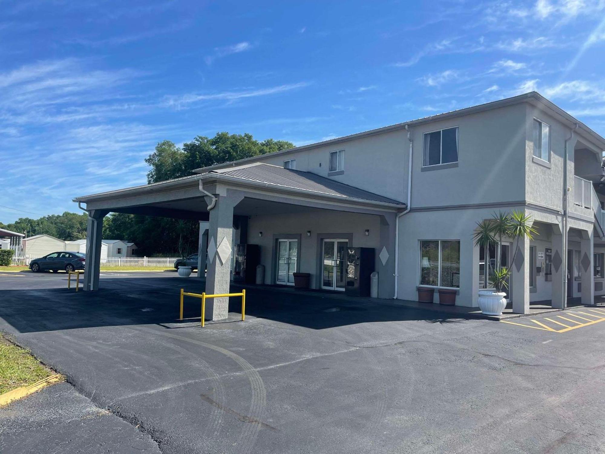 Rodeway Inn Lake Wales Exterior photo